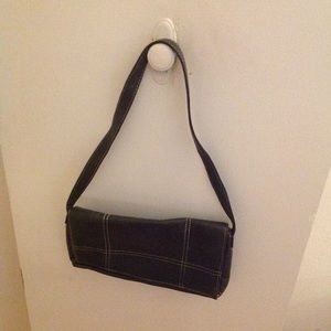 Small Black Nine West Purse.